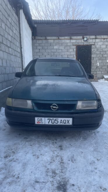 Opel: Opel Vectra: 1994 г., 1.6 л, Механика, Бензин, Седан