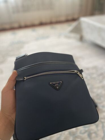 сумка для скрытого ношения документов: Классикалык сумка, Prada, Италия, Материалы: Айкалыштырылган материал, Куру жөнгө салынат, Эркектердики, Колдонулган