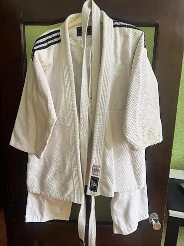 İdman formaları: Məhsul: Adidas cüdo kimono (judo gi) Ölçü 3/160 Xüsusiyyətlər: - — 2
