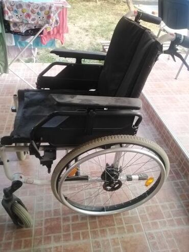 zepter bioptron lampa uputstvo za upotrebu: Invalidska kolica, sklapaju se, imaju kocnice, papucice za noge se