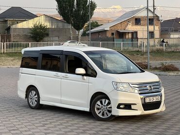 Honda: Honda Stepwgn: 2010 г., 2 л, Автомат, Бензин, Минивэн