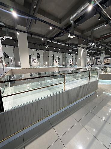 Коммерциялык мүлк: Ижарага Орунжай толугу менен, Азия mall, Зер буюмдар в, 10 м², Биринчи кабат — 2
