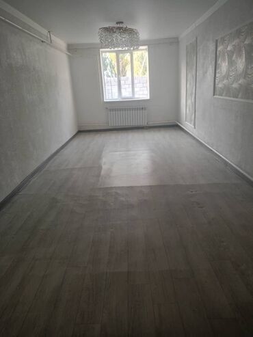 дом комсомольское: 96 м², 2 комнаты, Парковка, Подвал, погреб, Забор, огорожен