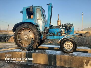 синий трактор: Traktor Belarus (MTZ) T28, 1986 il, İşlənmiş