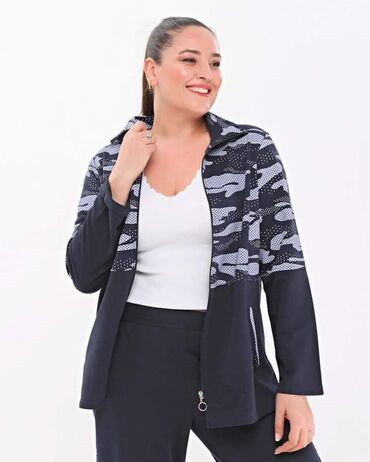 Trenerke: Crna i teget
2xl - 4xl
4200 — 10