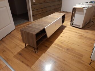 Komode: Nova komoda za tv. Prodajem zato što mi se ne uklapa boja u prostor — 1