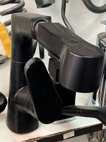 чёрный краска матовый: Смеситель для раковины, черный матовый - Тип: однорычажный смеситель