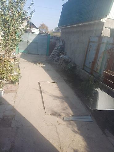 Продажа полдома: Срочно продаётся полдома Участок 2,5 сотки. Район Красного — 2