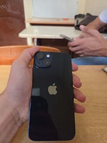 opad 14 pro max: IPhone 14, Qara
