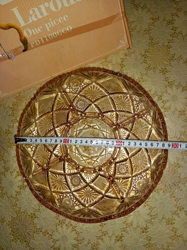 Digər dəstlər və servizlər: 1) Çərəz qabı. Çəhrayı rəng qabın dizaynına xüsusi və qeyri-adi — 8