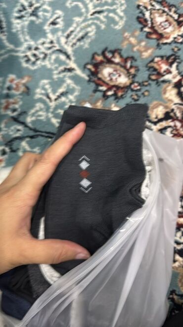 Носки и белье: Носки женские и унисекс, набор различных моделей. Если цены выше — 3