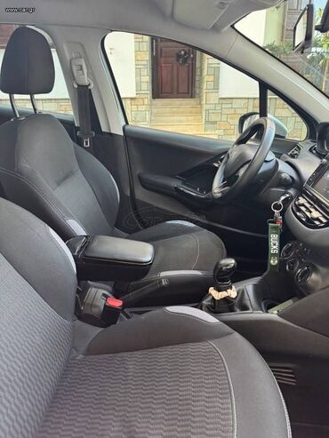 Peugeot: Peugeot 208: 1.6 l. | 2016 έ. 191000 km. Χάτσμπακ at lalafo.gr — 2 Peugeot: Peugeot 208: 1.6 l. | 2016 έ. 191000 km. Χάτσμπακ — 2