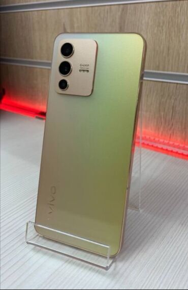спутниковые телефоны: Vivo V23 5G, Б/у, 128 ГБ, цвет - Золотой, 2 SIM