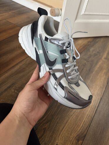 обувь оптом дордой: Кроссовкалар, 41, Nike, Жаңы, Өзү алып кетүү, Акылуу жеткирүү