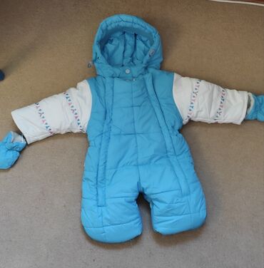 Верхняя одежда: Продаётся детский комбинезон. С рождения и до 8-ми месяцев. Состояние — 11