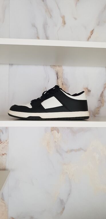 Women's Sneakers and athletic shoes: 40, bоја - Crna — 4