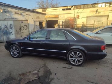 audi q5: Audi A8: 2.8 l | 1996 il