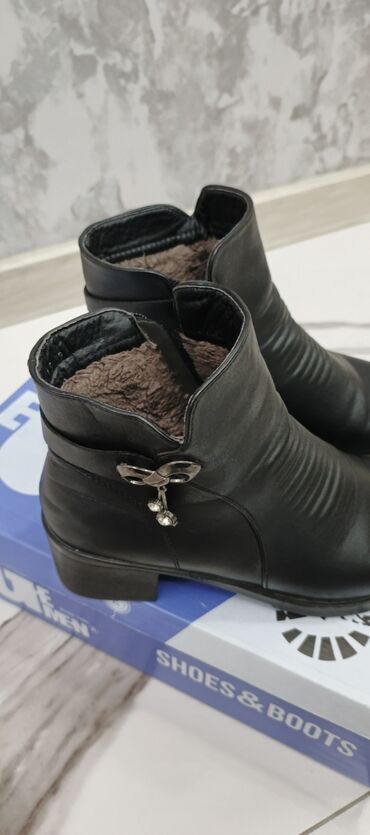 Botinka və botilyonlar: Burberry, Ölçü: 38, rəng - Qara, İşlənmiş — 2