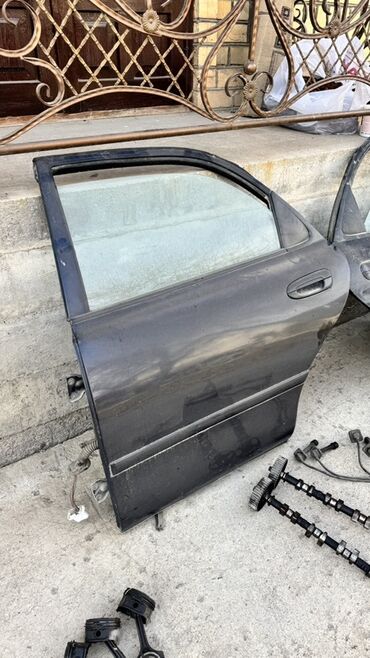 Другие детали кузова: Разбор Mazda 626 GE (седан/хэтчбек, 1996 г). В наличии оригинальные — 10