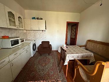 kohnə binalar: Bakı, 4-cü mikrorayon, 3 otaqlı, Köhnə tikili, m. Memar Əcəmi, 80 kv. m — 4