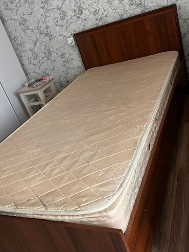 двухъярусные кровати со шкафом: 10 кроватей и 4 шифоньеров. Шкаф с одной зеркальной и одной глухой