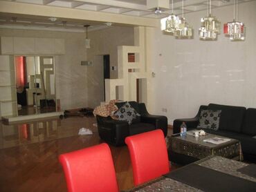 Uzunmüddətli kirayə mənzillər: 28may 8 noyabr metrosunun çıxışında Tibb universitetinə yaxın 17 — 1