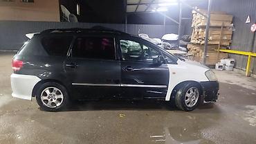 жена: Toyota Avensis Verso: 2001 г., 2 л, Механика, Дизель, Минивэн — 7