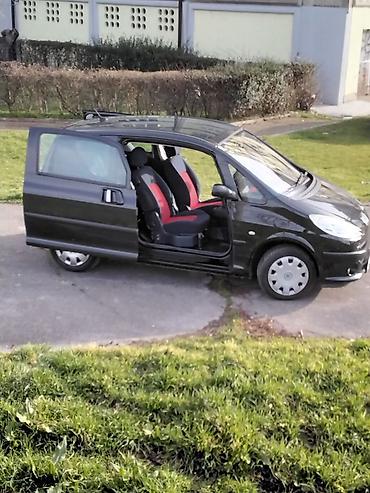 c4 2005: Peugeot 1007 – gradski mini MPV sa kliznim bočnim vratima s obe — 1