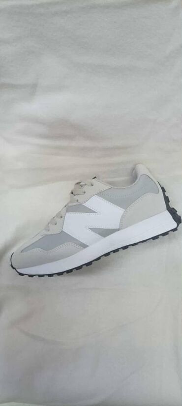 Women's Sneakers and athletic shoes: New Balance, 41 — 2