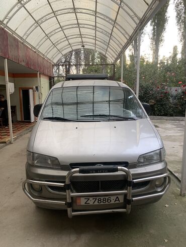 продаю волгу: Hyundai Starex: 1999 г., 2.6 л, Механика, Бензин