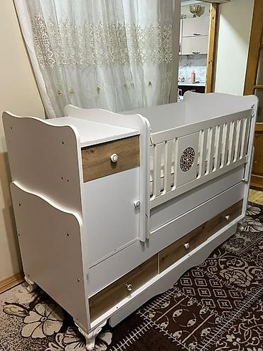 divan mebel: Bebeco transformasiya olunan beşik/uşaq çarpayısı - Rəng: ağ, ağac — 3