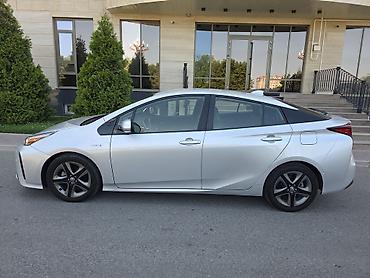 byd e2 2024: Toyota Prius: 2019 г., 1.8 л, Вариатор, Гибрид, Лифтбек — 8