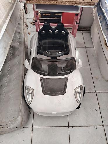 uşaq üçün geyimlər: Uşaq üçün elektrikli qayıq tipli minik maşını - Korpus: ağ rəngli — 1