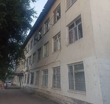купить квартира бишкек: 1 бөлмө, 30 кв. м, Малосемейка, 3 кабат, Эски ремонт