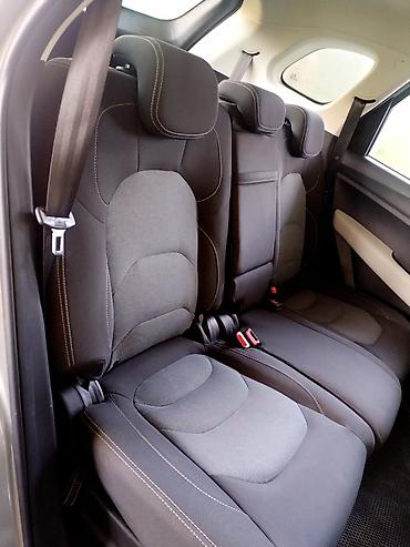 Chevrolet: Chevrolet Captiva Premier – gümüşü rəngdə, müasir və geniş krossover — 7