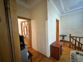 Həyət evləri və villaların satışı: Qaraçuxur qəs. 5 otaqlı, 130 kv. m, Kredit var, Orta təmir — 18