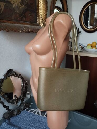 pufnica zlatnoj boji: Monique bag gummy-sa diskretnim sljokicama Monique vrhunskog kvaliteta