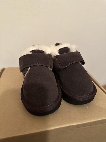 Детская обувь: Детские тёплые уни ботинки-угги Размер от 1года до 2.2лет Новый — 2