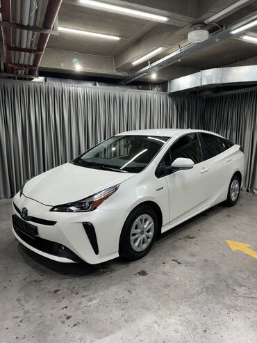 Toyota: Toyota Prius: 2019 г., 1.8 л, Гибрид