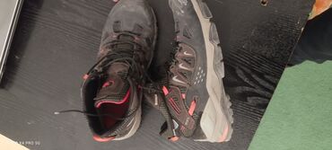 Кроссовки и спортивная обувь: North face б/у оригинал в хорошем состоянии
размер 42
2200 сом