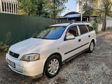 Opel: Opel Astra GTC: 2004 г., 1.6 л, Механика, Бензин, Универсал