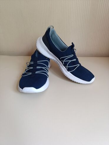 женские кроссовки adidas zx: Размер: 41, цвет - Синий, Б/у