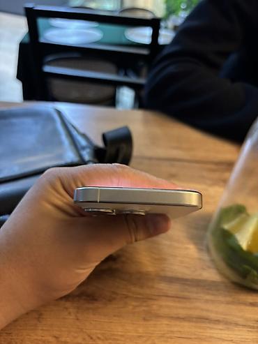 15 про бу: IPhone 15 Pro, Б/у, 256 ГБ, Белый, 85 % — 2