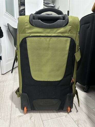 Чемоданы: 1 чемодан 45/80-2500 сом состояние отличное 2 чемодан-рюкзак 35/70 — 6
