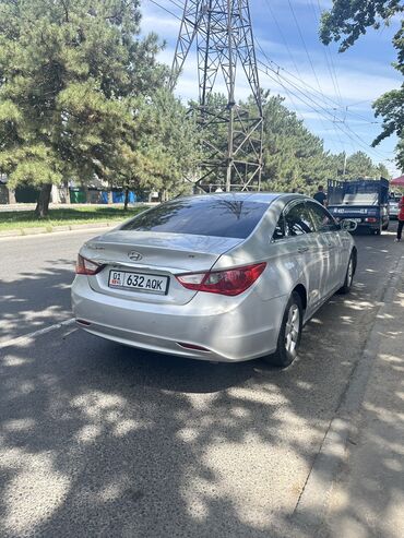 солнечный колектор: Hyundai Sonata: 2011 г., 2 л, Автомат, Газ, Седан