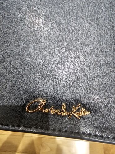 Çantalar: Əl çantası, Charles & Keith, İşlənmiş