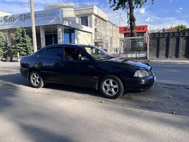 Toyota: Toyota Avensis: 2002 г., 2 л, Автомат, Бензин, Седан