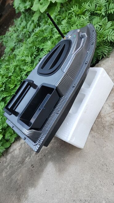 Другое для охоты и рыбалки: Прикормочный кораблик V900 с GРS НА 40 ТОЧЕК