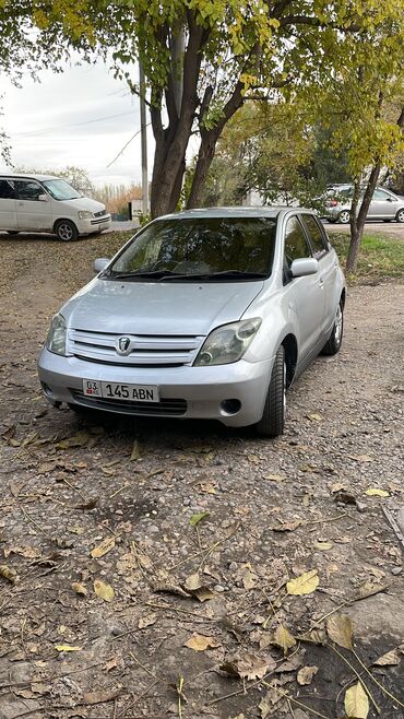 Toyota: Toyota ist: 2003 г., 1.3 л, Автомат, Бензин, Хэтчбэк