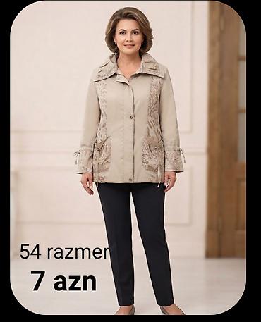 Kurtkalar: Qadın geyimləri – müxtəlif modellər və ölçülər 1) Açıq bej rəngli — 1